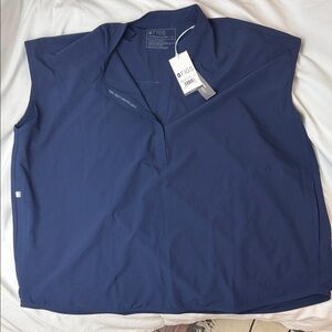 Figs Short Sleeve Scrub Top in navy blue